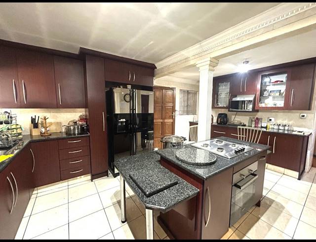 3 BEDROOM HOUSE FOR SALE IN MAYBERRY PARK